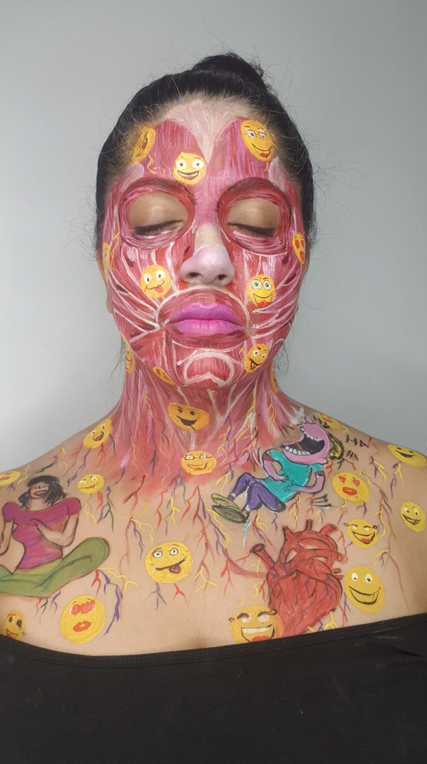 100 people laughing.